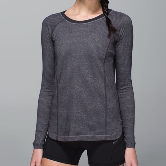 Lululemon Turn It Up Long Sleeve Top - Picture 2 of 16